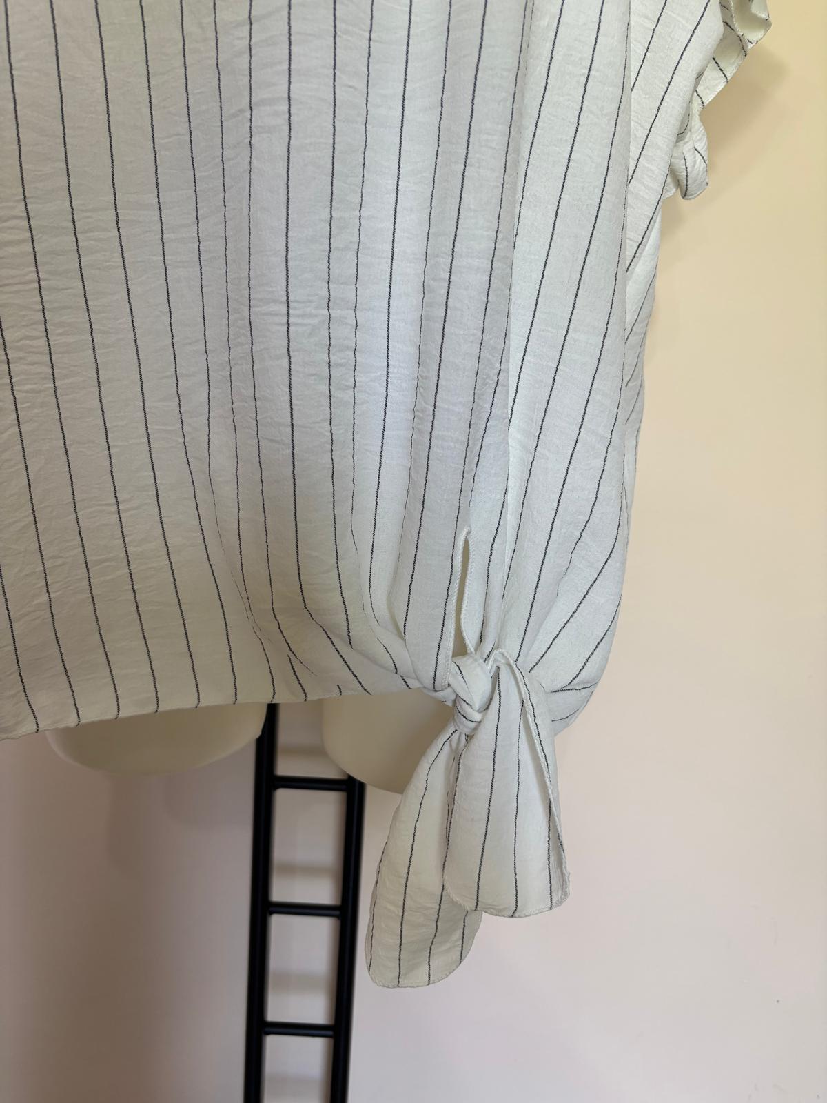 Maglia righe con volant