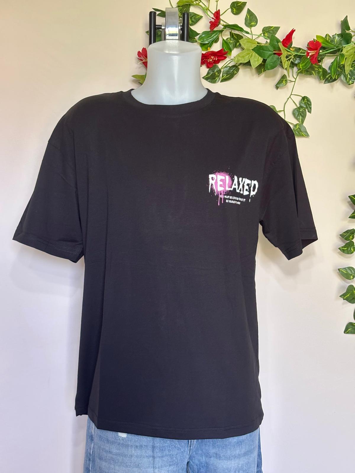 T-shirt scritta "RELAXED"